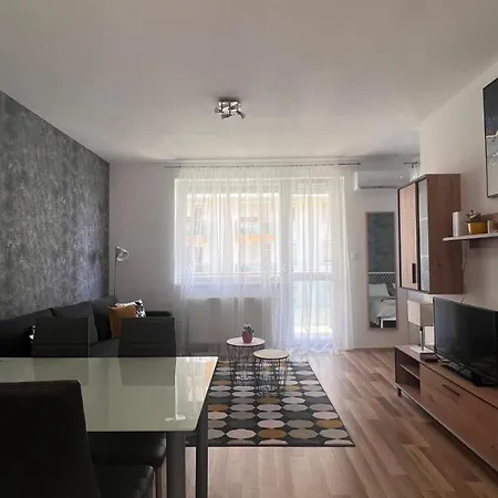 Happy Living W Balcony